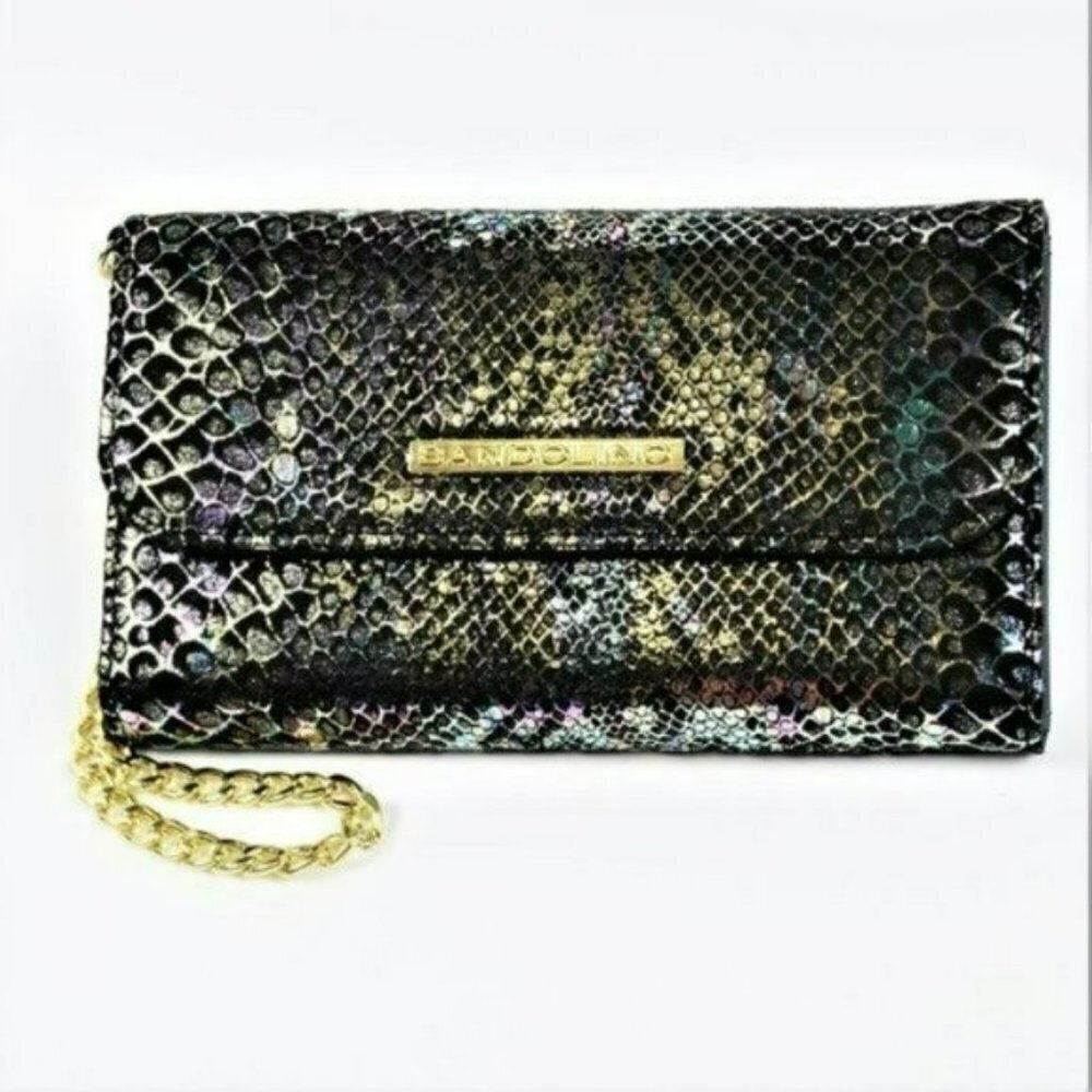 NWT Bandolino Snake Iridescent Print RFID Wristlet Wallet can Fit Your Phone
